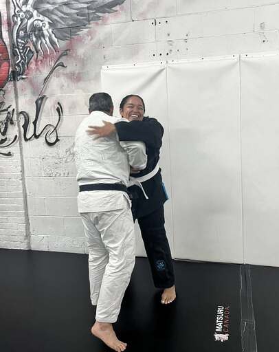 Shawn Mozen teaching Brazilian Jiu-Jitsu class at Jiujitsu Montreal